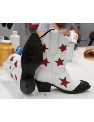 STARMANIA WHITE AND RED LADY GOWEST SANTIAG