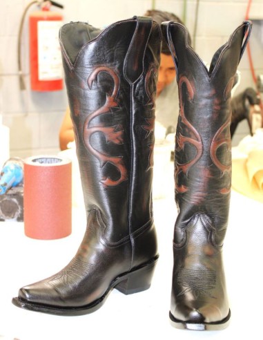 CALAMITY BRUSHOFF CAFE FEMME GOWEST SANTIAG