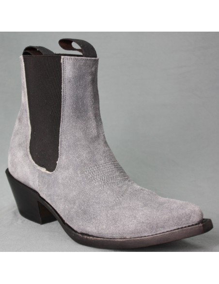 SARA NABUK GRIGIO DONNE GOWEST SANTIAG