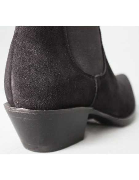 SARA NOBUCK NEGRO MUJER GOWEST SANTIAG