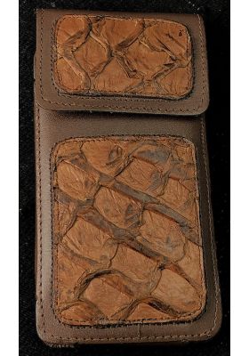 HOUSSE TELEPHONE UNIVERSELLE PIRARUCU MARRON