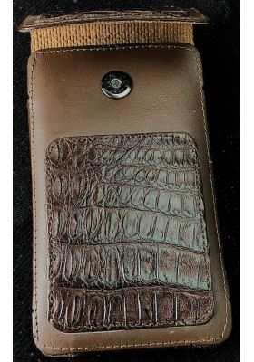 HOUSSE TELEPHONE UNIVERSELLE CROCODILE MARRON